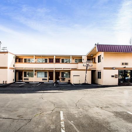Budget Inn Of America Медфорд Экстерьер фото