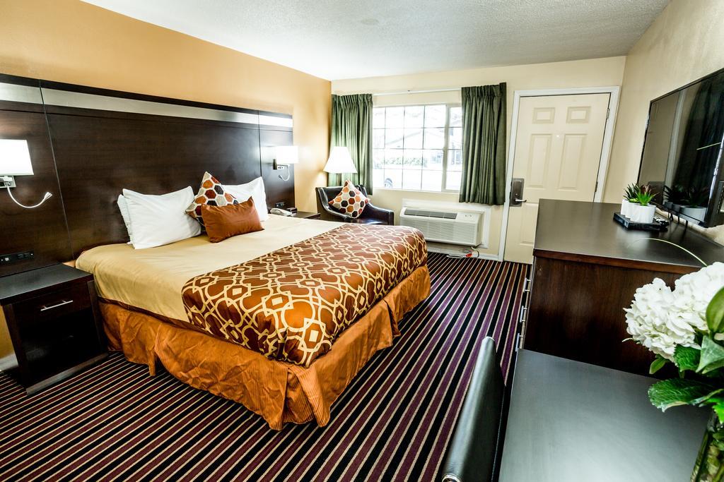 Budget Inn Of America Медфорд Экстерьер фото