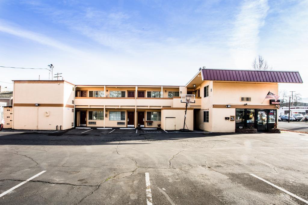 Budget Inn Of America Медфорд Экстерьер фото