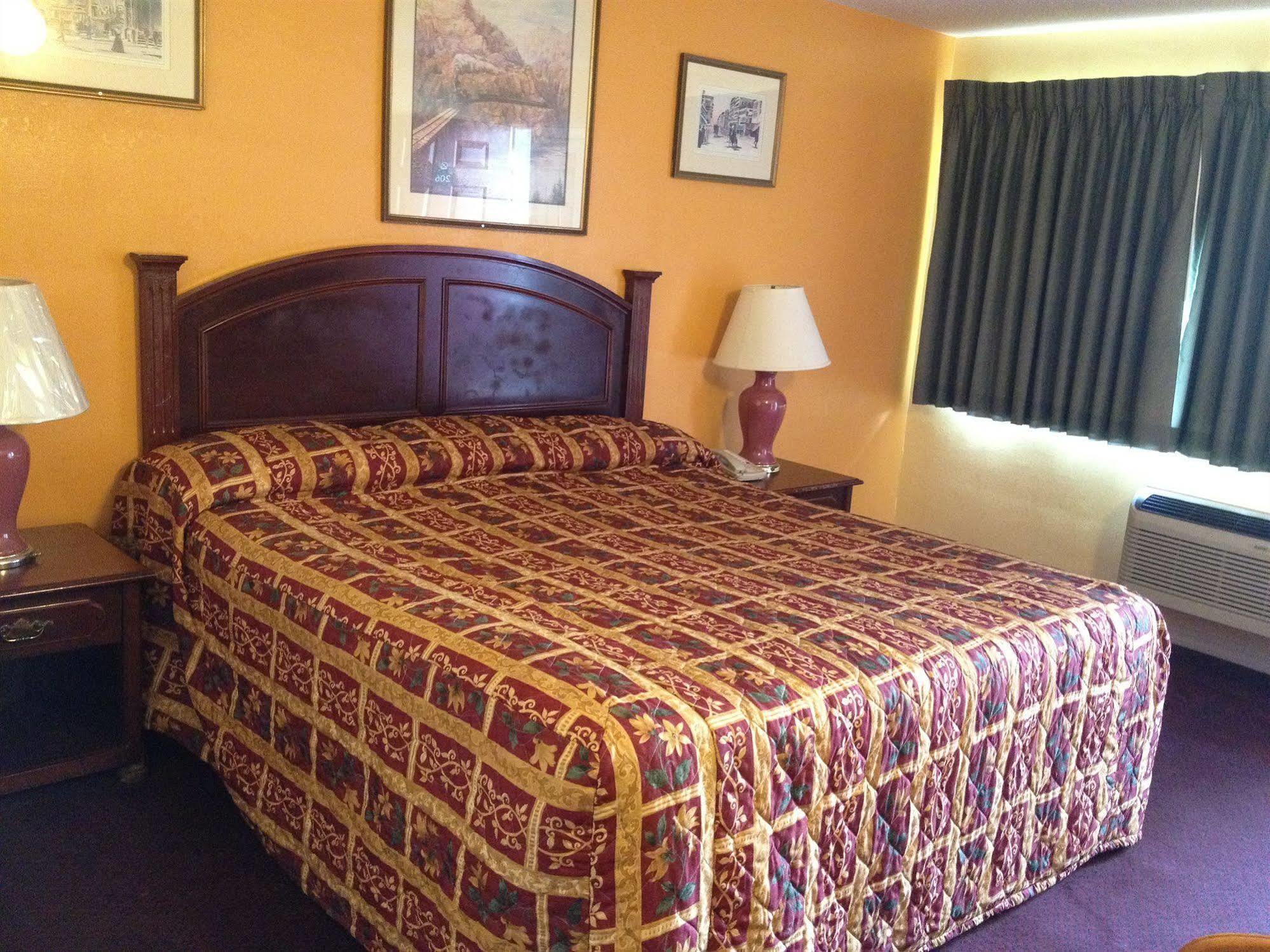 Budget Inn Of America Медфорд Экстерьер фото
