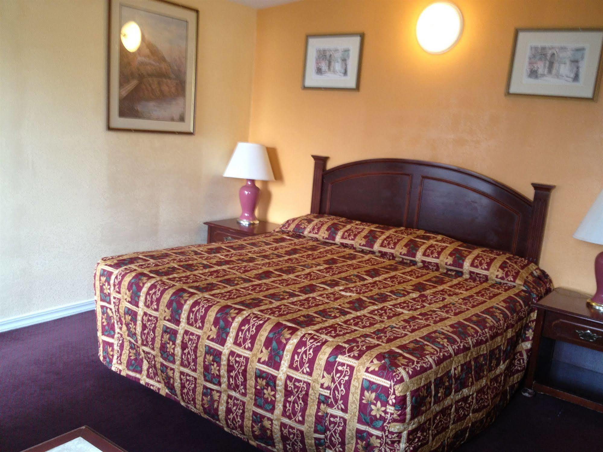Budget Inn Of America Медфорд Экстерьер фото