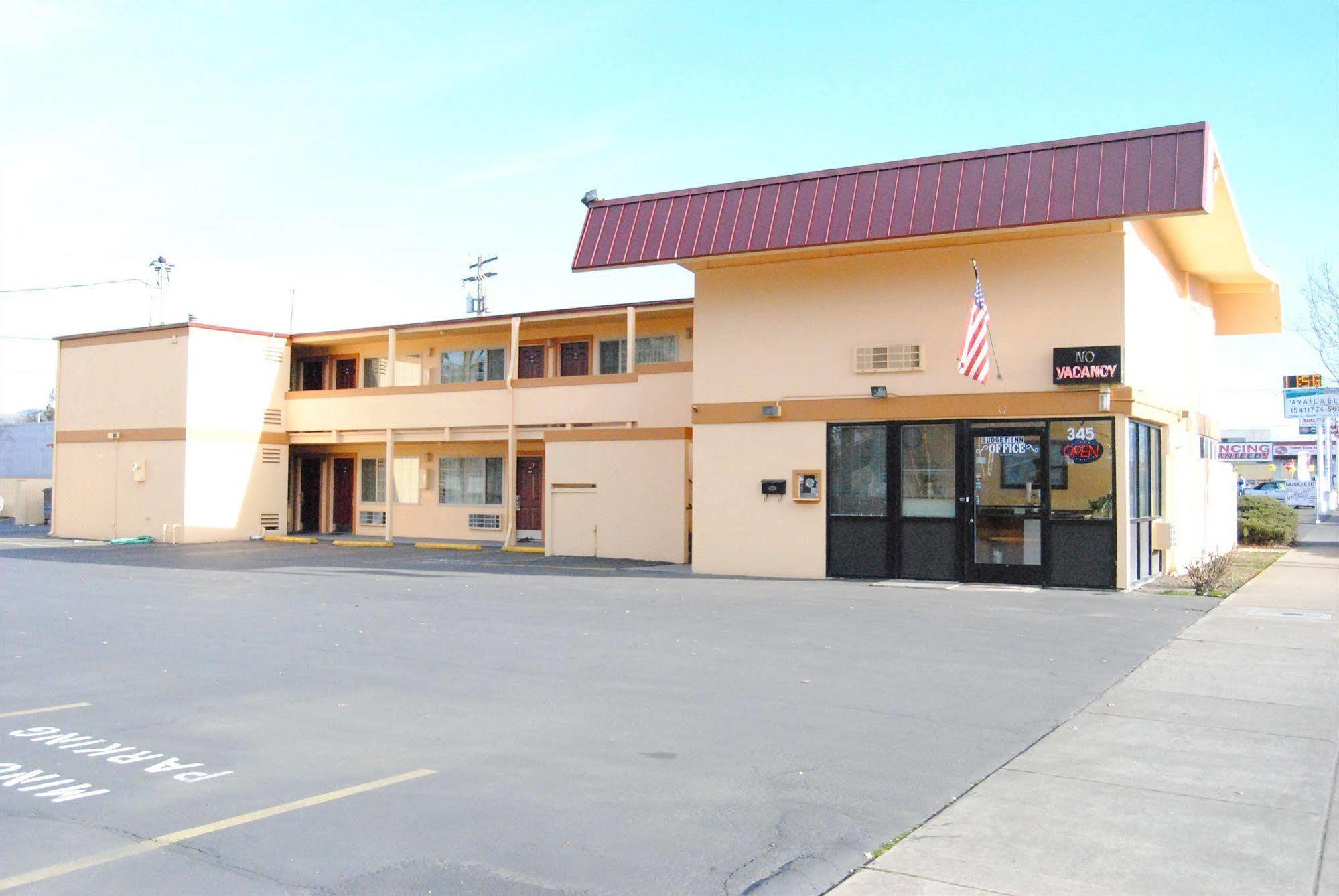 Budget Inn Of America Медфорд Экстерьер фото